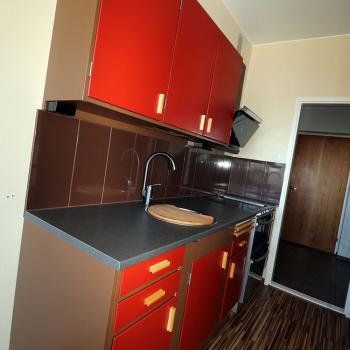 Keittiön kaapit ja tiskiallas